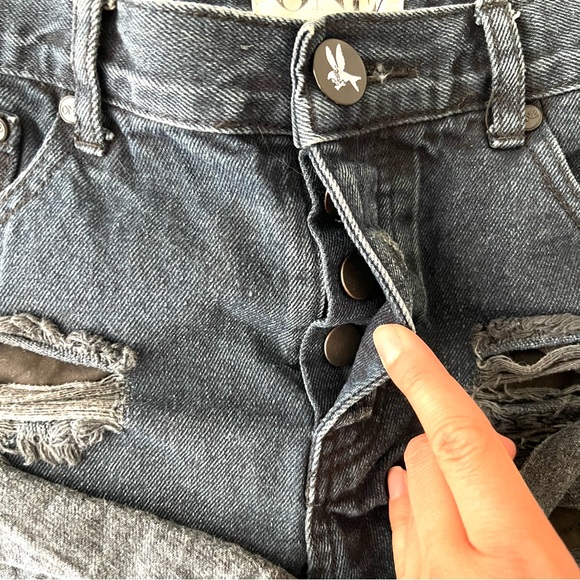 One Teaspoon Womens Bandits Denim Shorts Size 27 Long Rise Button Fly Distressed - Picture 9 of 9